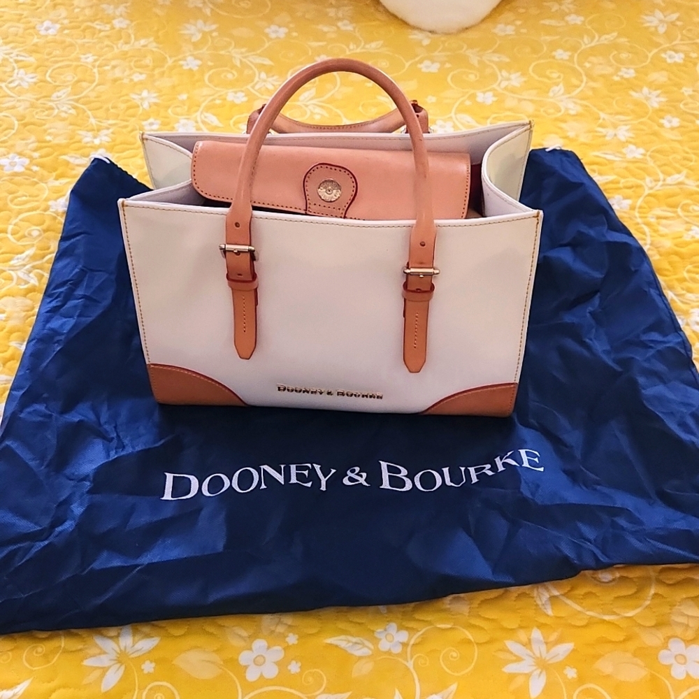 Dooney and Bourke white and tan with dustbag